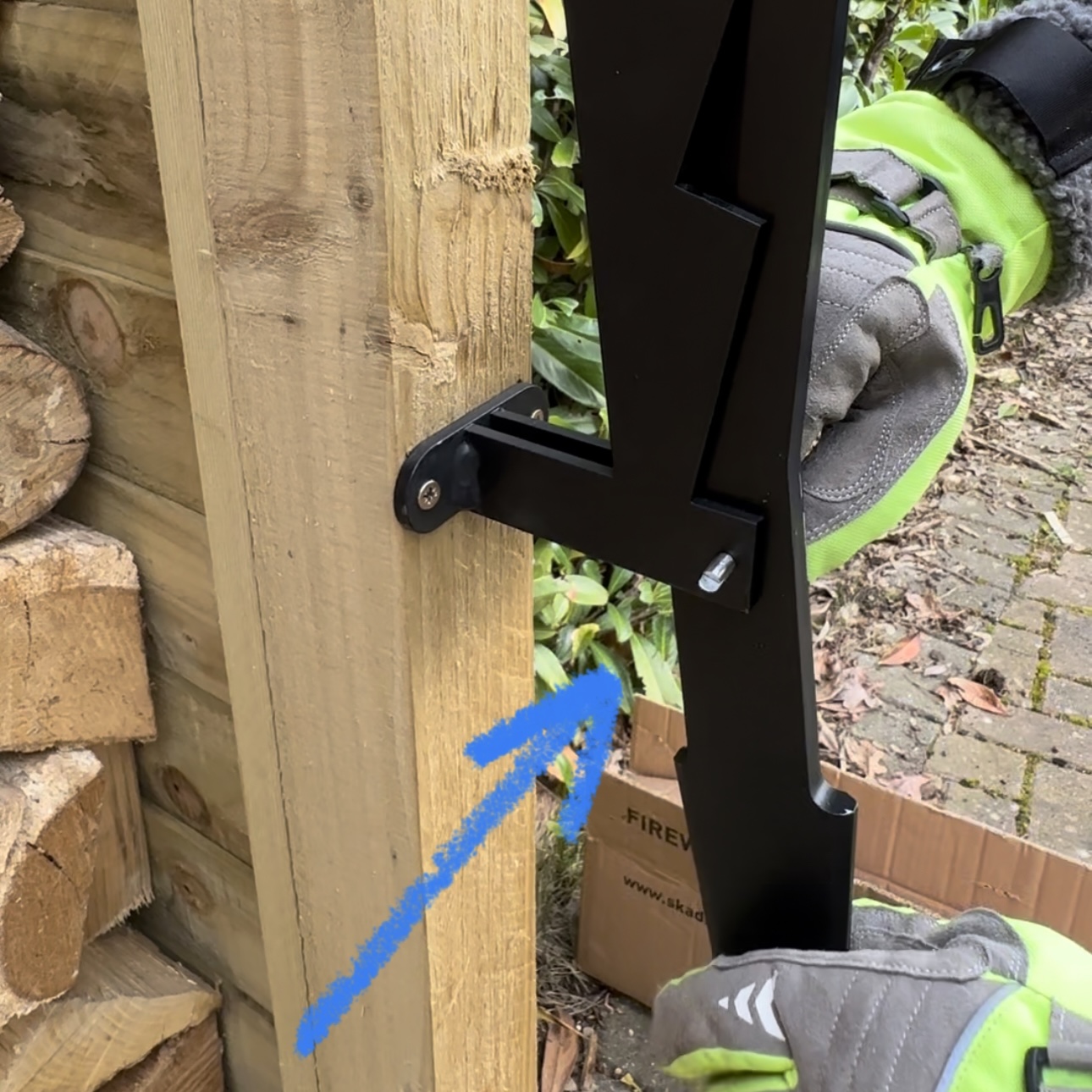 Step 02 — Check the bracket holds